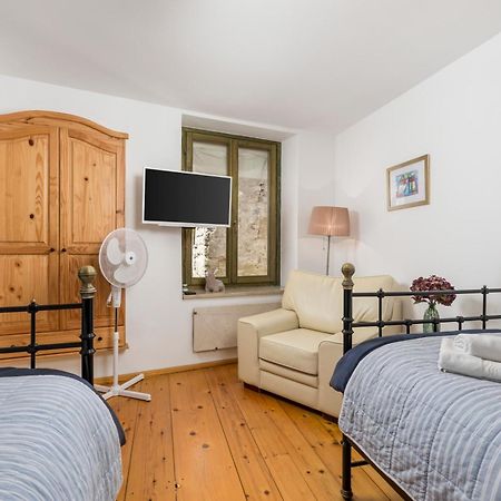 Dei Fiori Apartments Ровинь Экстерьер фото