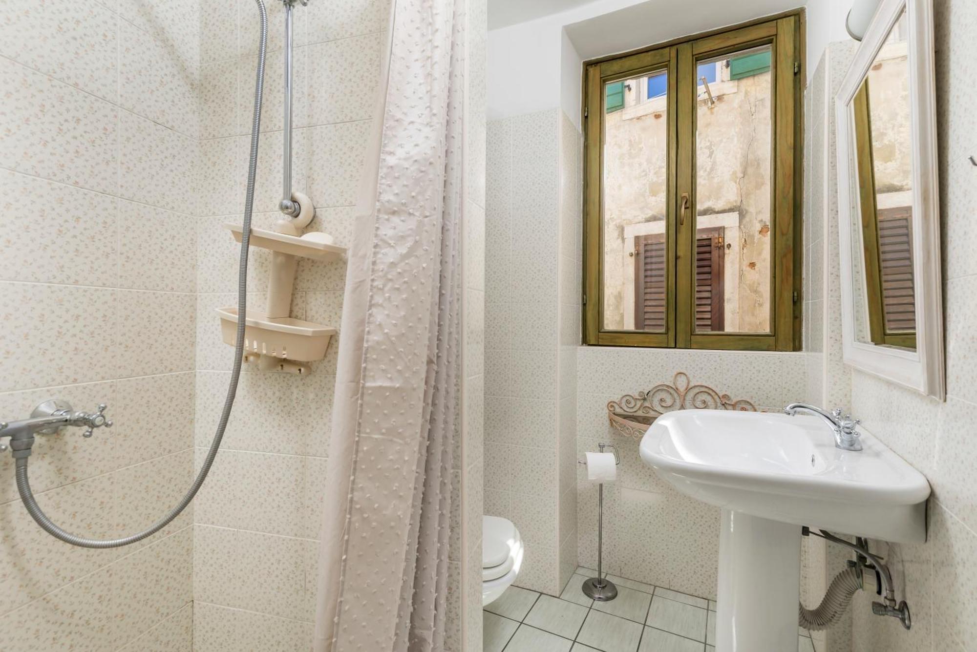 Dei Fiori Apartments Ровинь Экстерьер фото